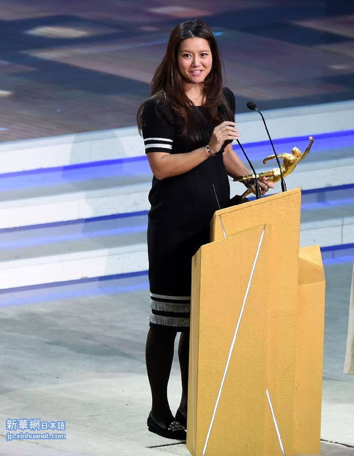（体育）（1）李娜获得体坛风云人物年度评选组委会大奖
