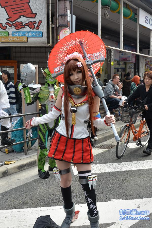 （国际）（1）日本大阪举行动漫游行狂欢节　