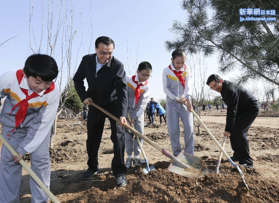 （XHDW）（1）党和国家领导人参加首都义务植树活动 