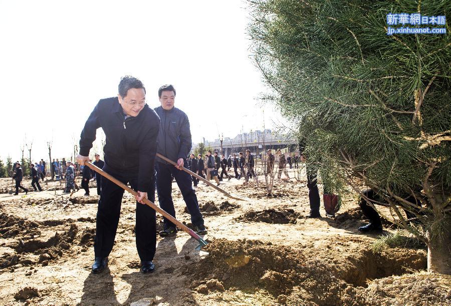 （XHDW）（3）党和国家领导人参加首都义务植树活动 