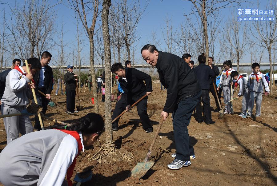 （XHDW）（5）党和国家领导人参加首都义务植树活动 