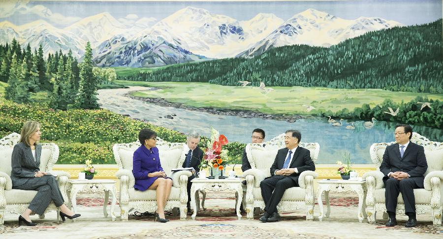 （XHDW）（1）汪洋会见美国总统贸易代表团