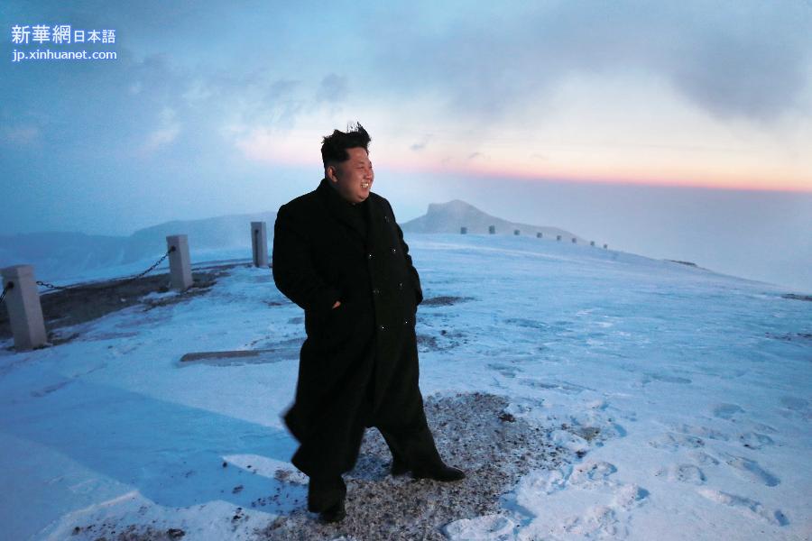 （国际）（1）金正恩与朝鲜人民军战斗飞行员登上白头山