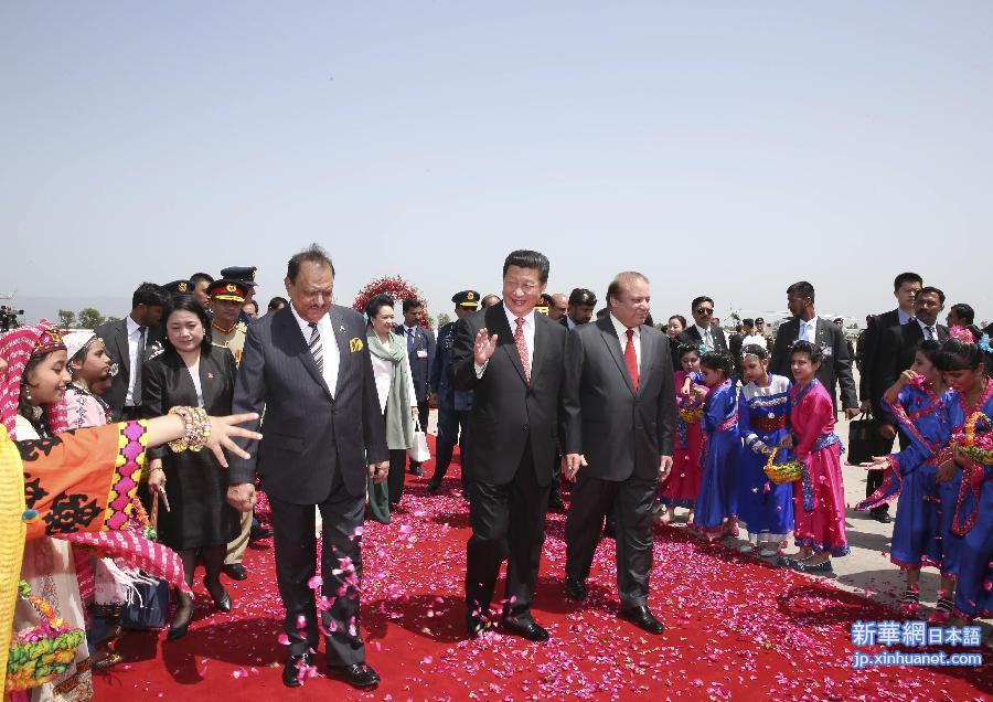 （XHDW）（4）习近平出席巴基斯坦总统侯赛因和总理谢里夫共同举行的欢迎仪式