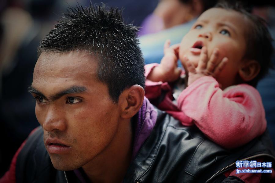 （西藏抗震救灾）（1）樟木群众撤离“地震孤岛”