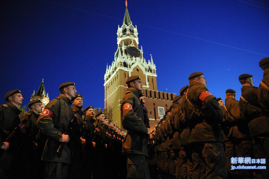（国际）（4）俄罗斯举行红场阅兵夜间彩排