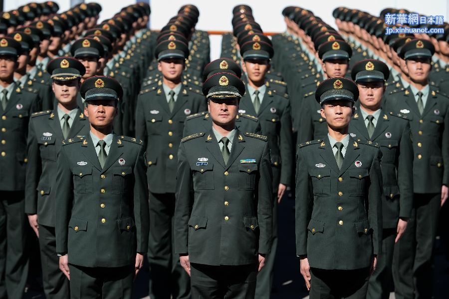 （国际）（1）俄罗斯国防部授予中国仪仗兵纪念勋章