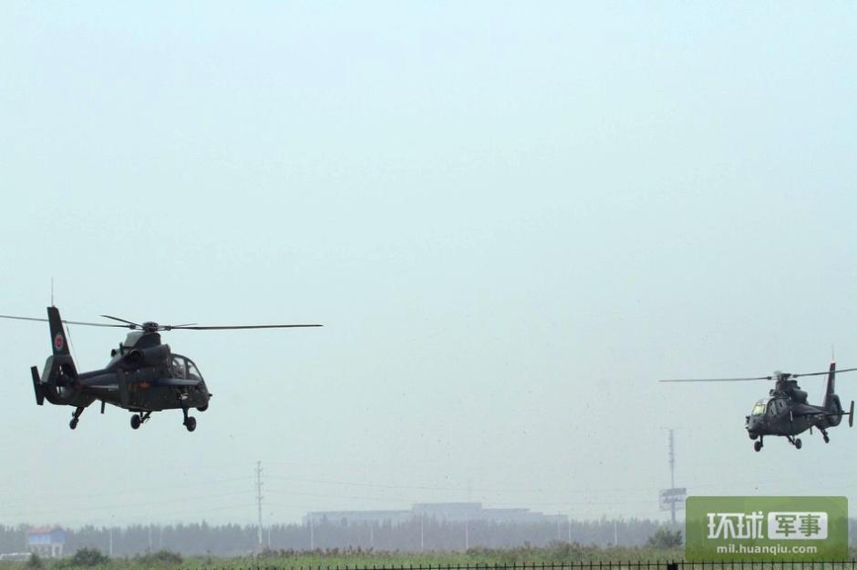 空国産武装ヘリ、天津ヘリ博覧会で曲芸飛行を披露