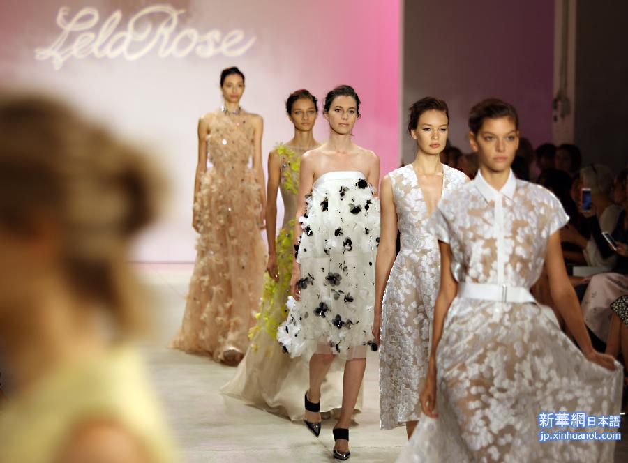（国际）（1）Lela Rose品牌时装亮相纽约时装周