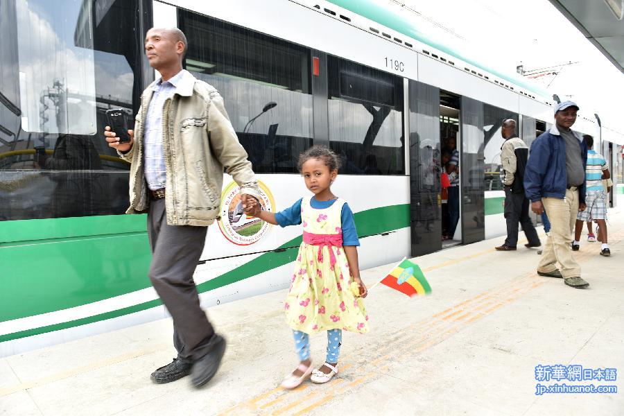 （国际）（5）中国承建非洲首条现代化城市轻轨正式通车