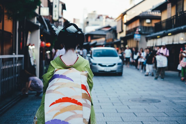 摄影师捕捉最真实的日本街景