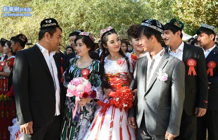 #（社会）（3）吐鲁番举办百对新人集体婚礼