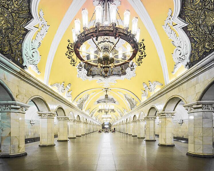 モスクワ地下鉄　地下の蕓術の殿堂