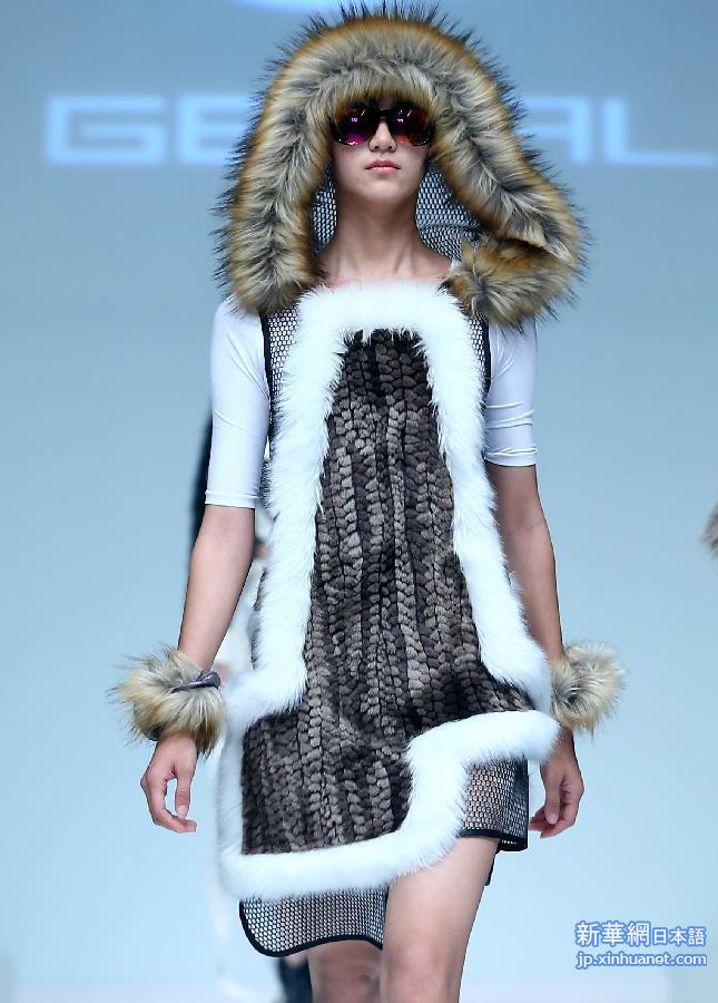 （晚报）（5）“2015人造皮草时装设计大赛”在京举行