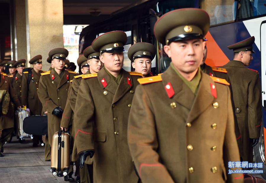 （社会）（5）朝鲜国家功勋合唱团和牡丹峰乐团抵京