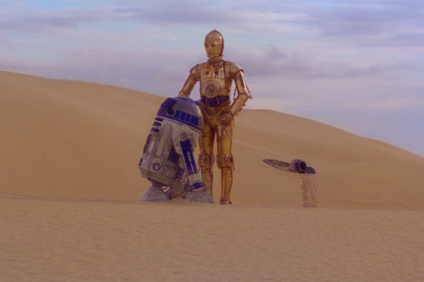 R2D2-C3P0-Tatooine-Desert