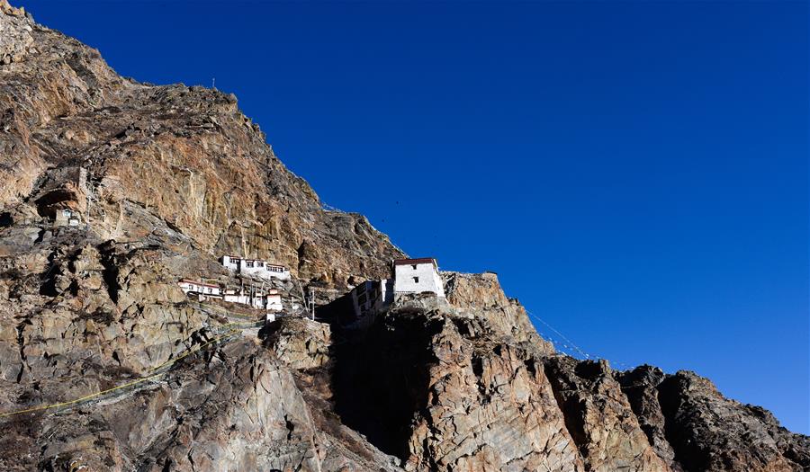 （XHDW）（2）悬崖峭壁上的神秘古寺——查嘎尔达索寺