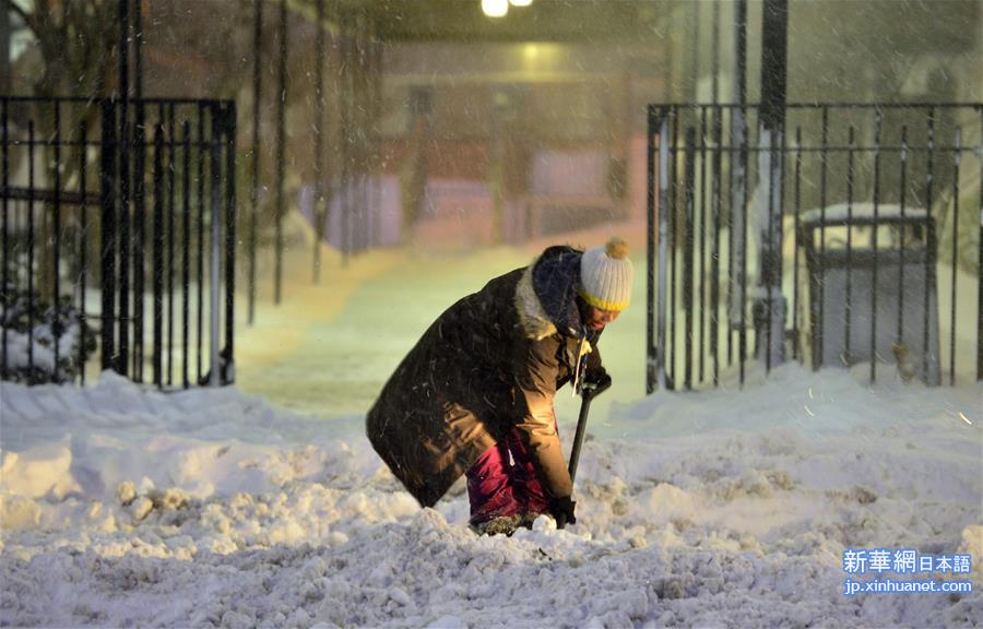 （国际）（3）强暴风雪席卷美东北部 至少12人死亡