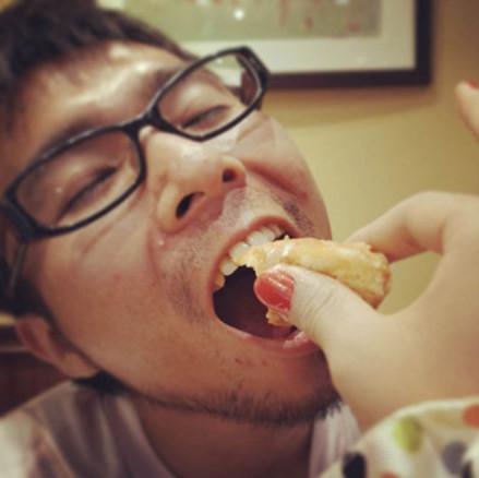 自撮り写真の投稿が多いほど恋人とけんかが多い!?