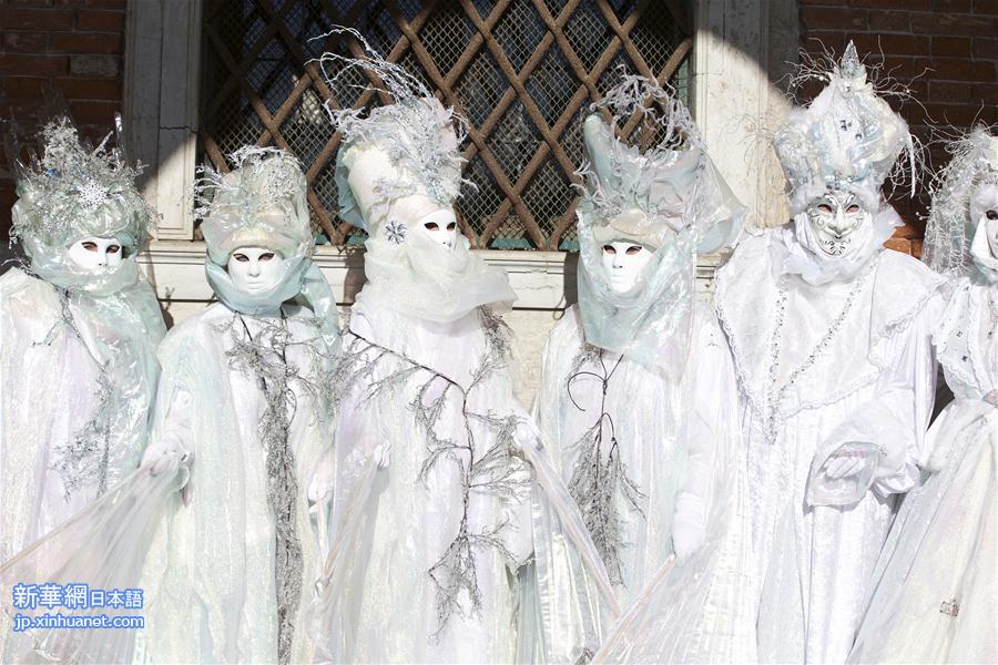 （国际）（6）面具与华服的盛宴：威尼斯狂欢节渐入高潮