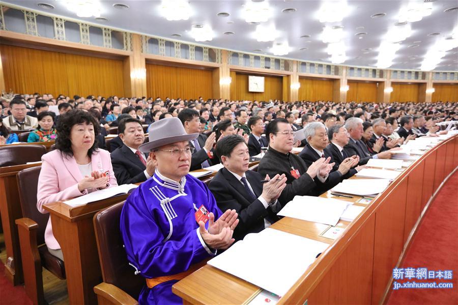 （两会·人大开幕）（48）十二届全国人大四次会议在京开幕