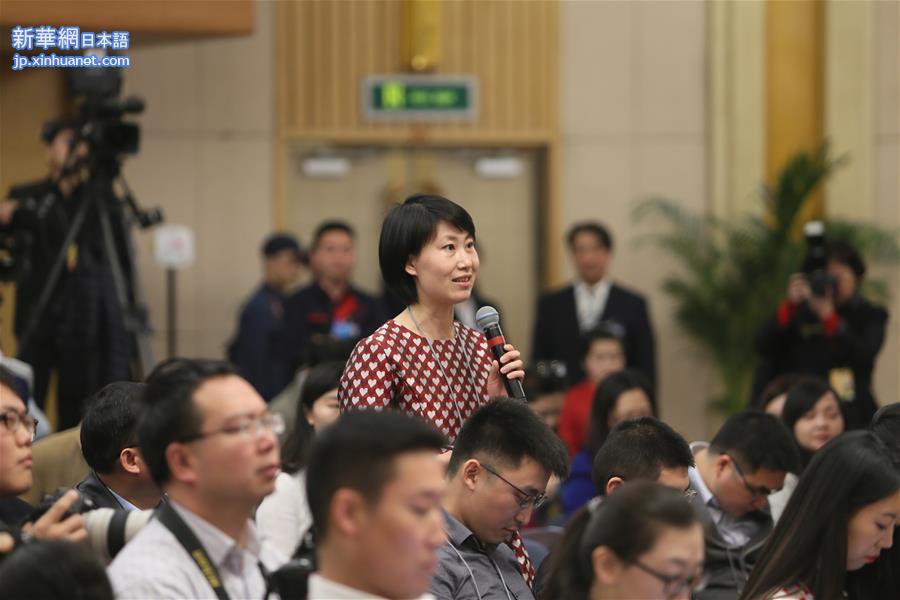 （两会）（11）交通部长杨传堂等就“深化出租汽车改革与发展”答记者问