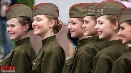 图为俄罗斯军队女兵。
