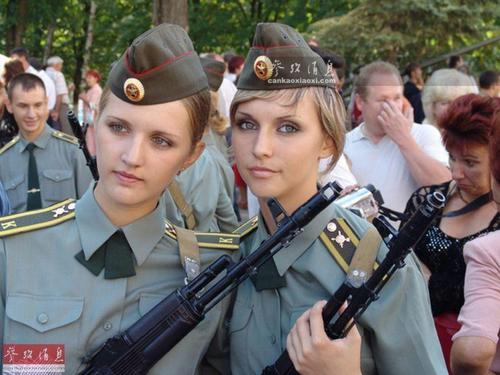 图为俄罗斯军队女兵。