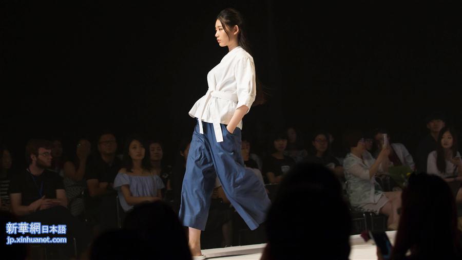 #（文化）（2）北京服装学院举行新生代女装秀