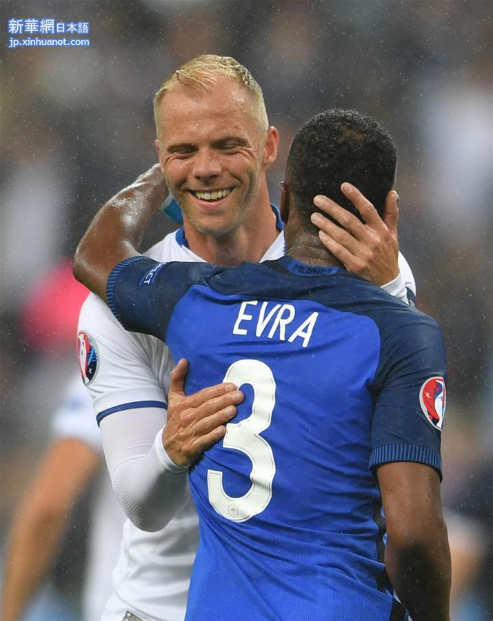（欧锦赛）（4）足球——四分之一决赛：法国胜冰岛