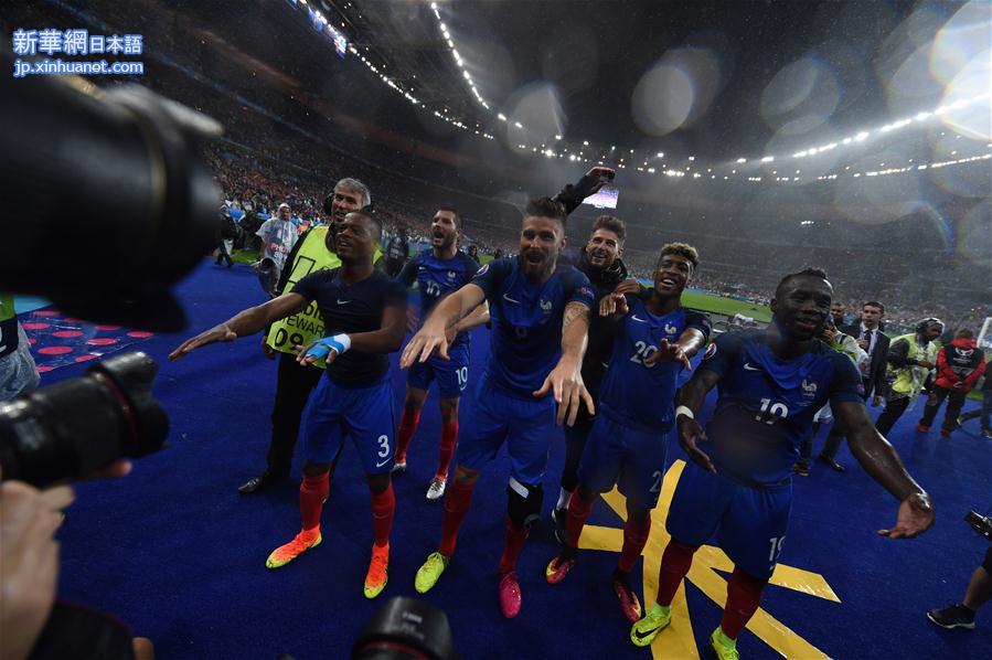 （欧锦赛）（11）足球——四分之一决赛：法国胜冰岛