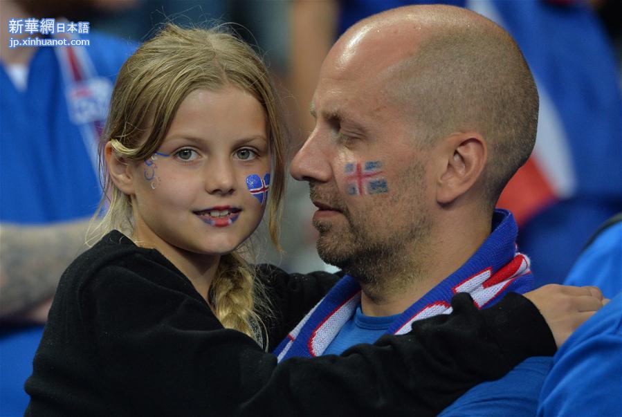 （欧锦赛）（15）足球——四分之一决赛：法国胜冰岛