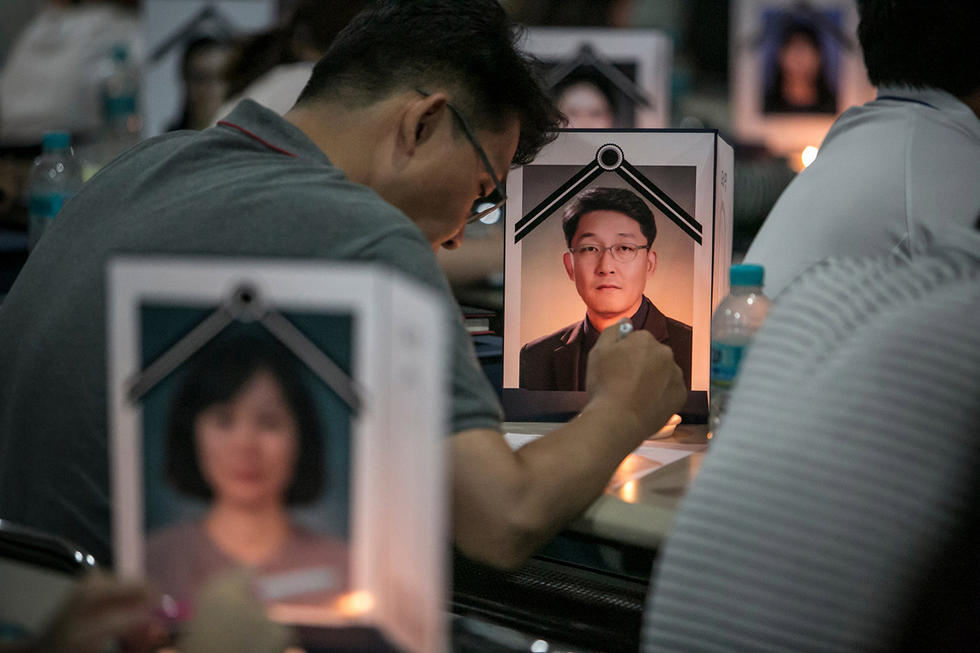 韓国で自殺率上昇　政府が「擬死体験」活動を実施