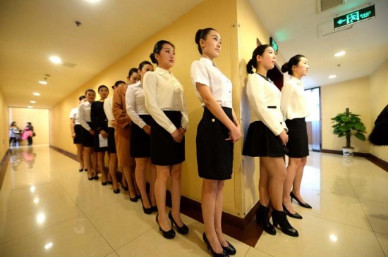 中国竞争最惨烈的工作岗位 空中小姐选拔