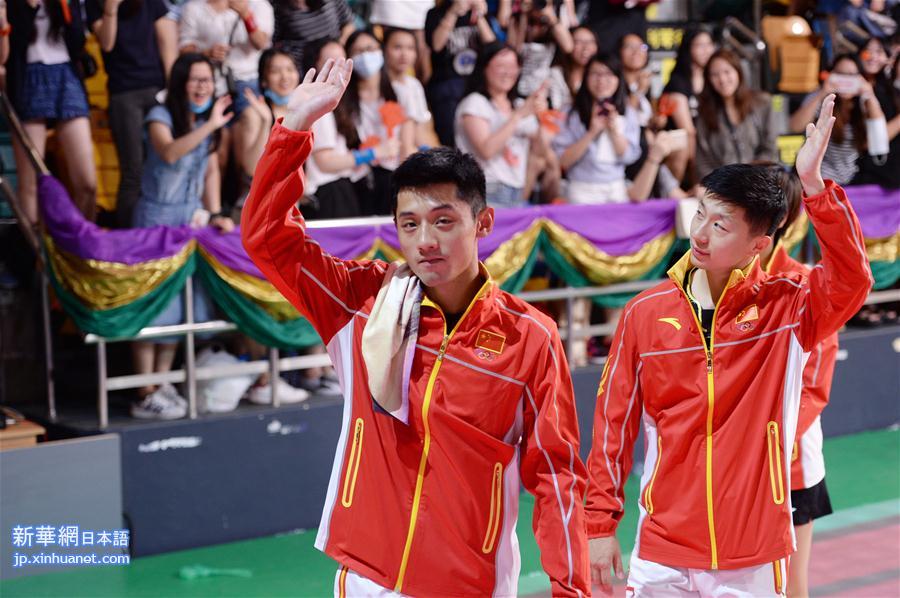 （体育）（3）乒羽奥运健儿与香港市民互动
