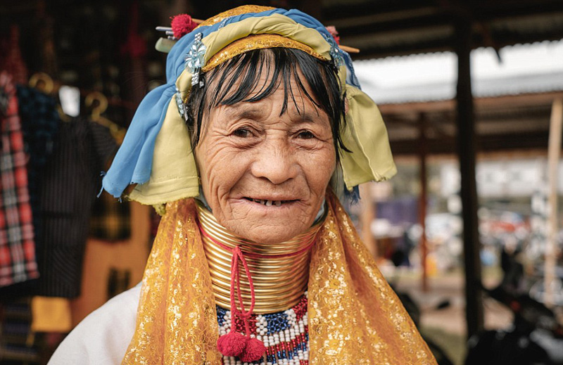ミャンマーの首长族、长いほど美しい_新华网