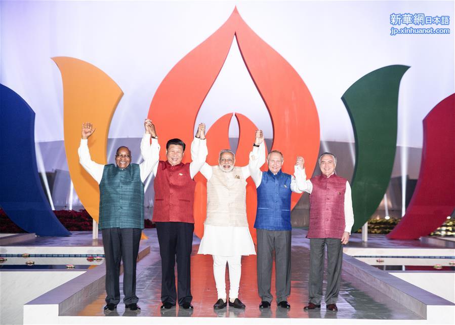 （XHDW）习近平出席印度总理莫迪为金砖国家领导人举行的非正式晚宴