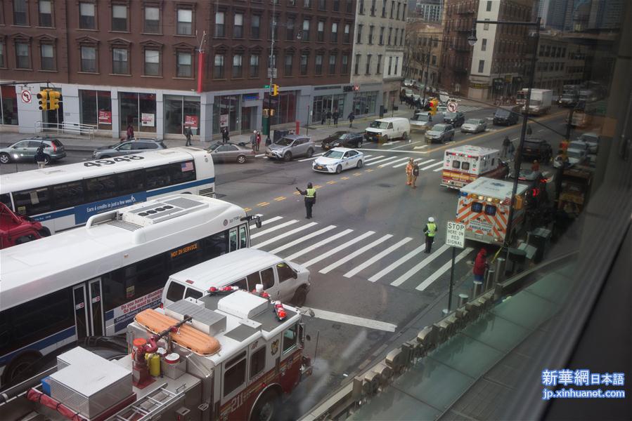 （外代一线）（3）纽约发生列车出轨事故致103人受伤