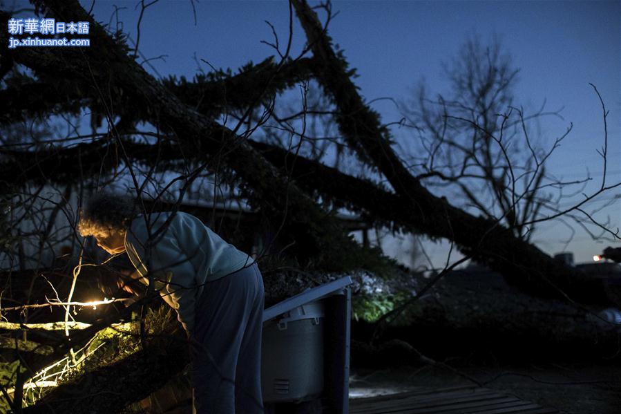 （外代一线）（14）美国东南部遭龙卷风袭击致16人死亡