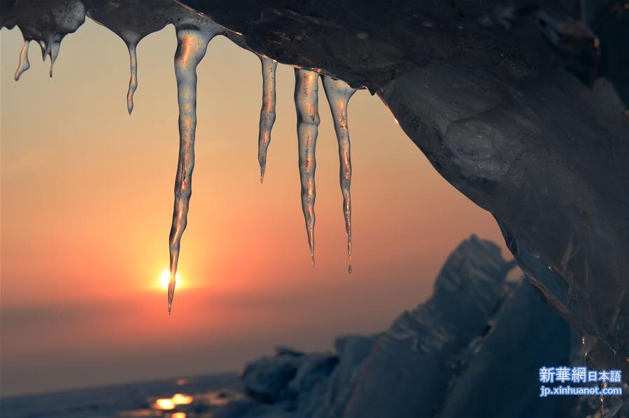 （环境）（7）中俄界湖兴凯湖：壮美冰排映夕阳