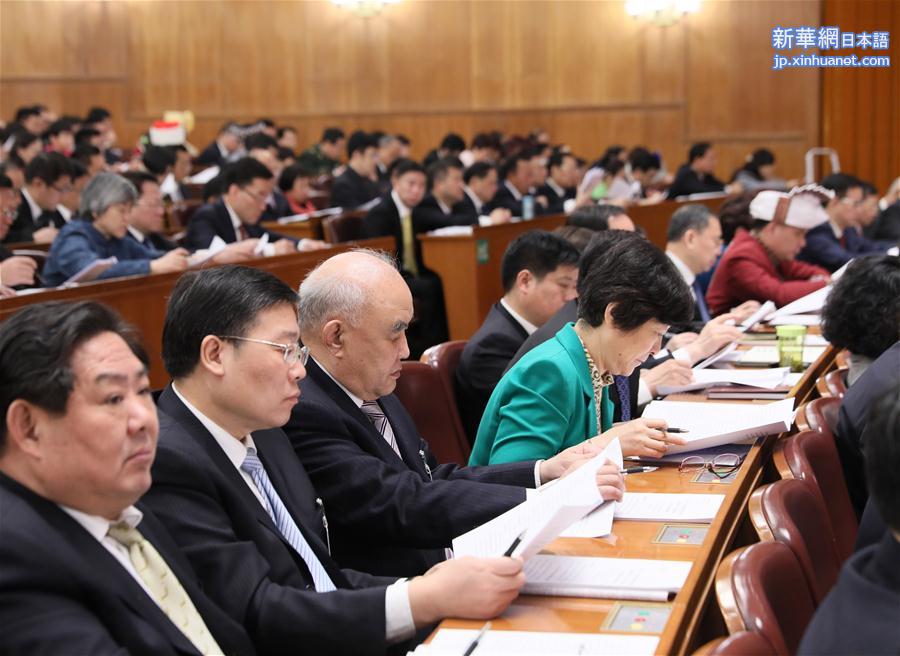 （两会·人大开幕）（12）十二届全国人大五次会议在京开幕