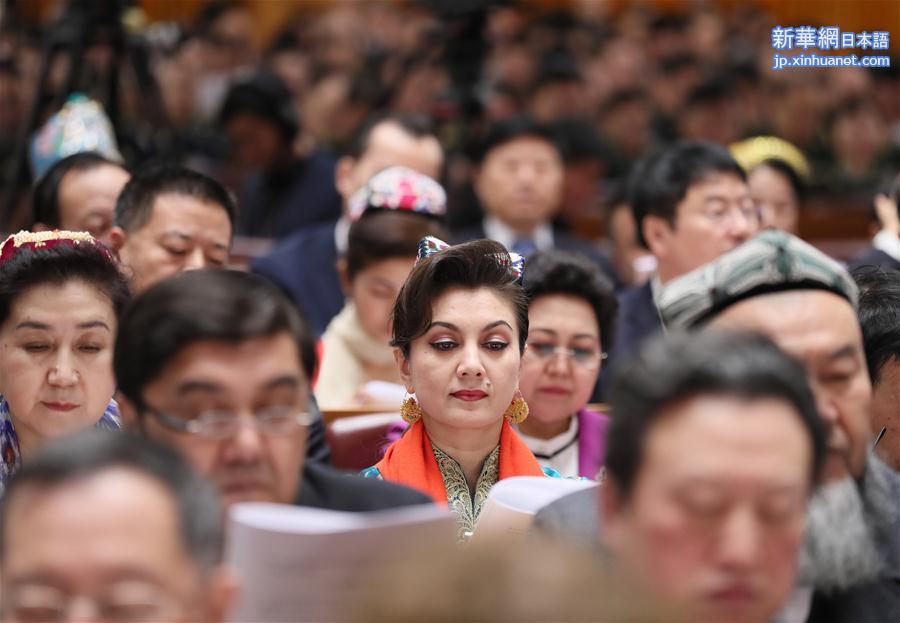 （两会·人大开幕）（18）十二届全国人大五次会议在京开幕