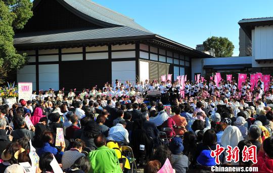 “樱花二胡音乐会”在日本名古屋举行吸引千人围观