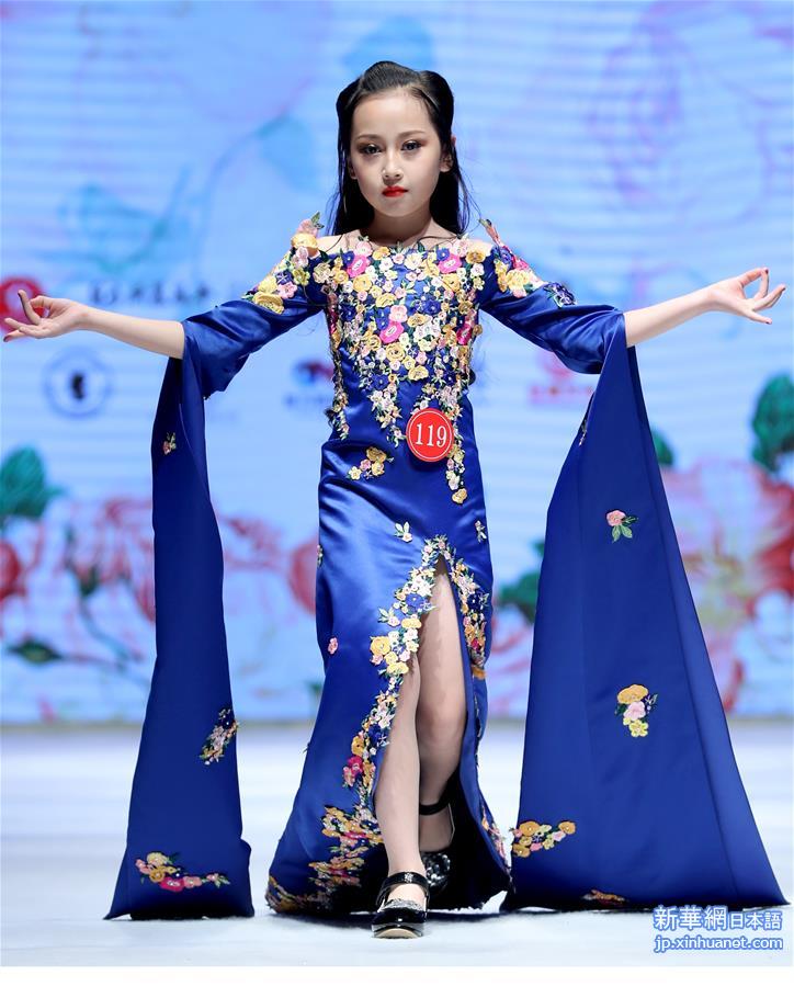 （文化）（4）第6届中国少儿时装模特大赛在青岛举行