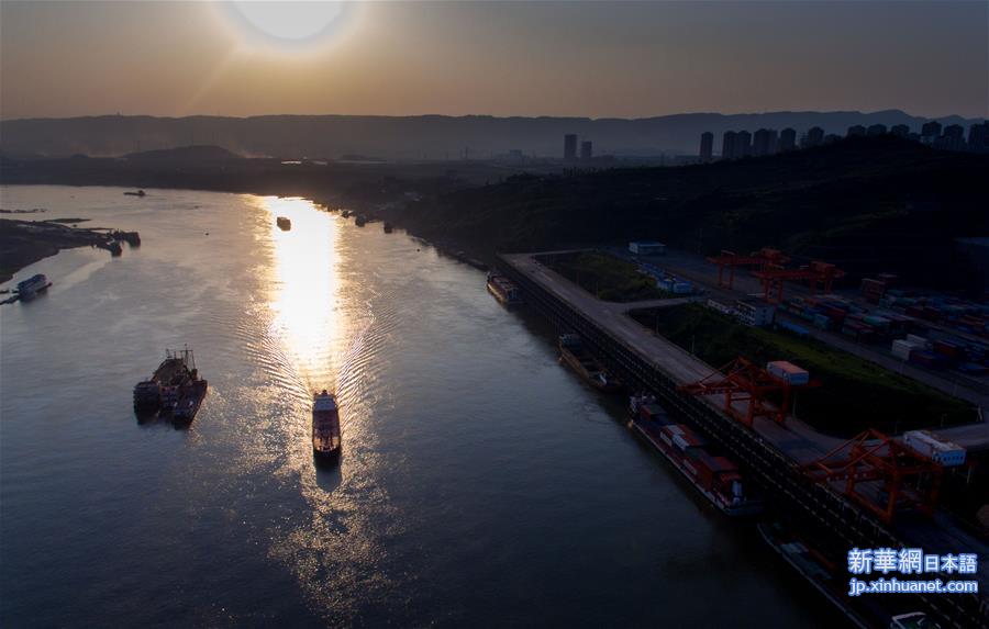 （砥砺奋进的五年·重大工程巡礼·图文互动）（3）厉害了“中国港”！全球前十的港口中国占7席 