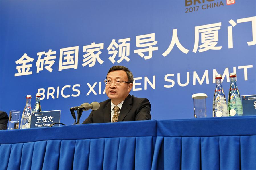 （厦门会晤·XHDW）（5）中国代表团商务部副部长王受文举行新闻发布会
