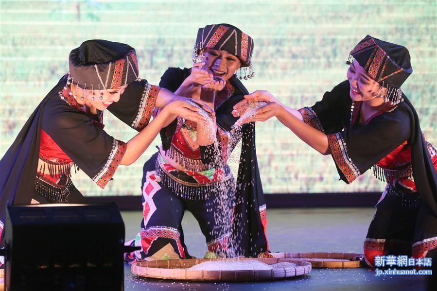 （新华网）（1）中国海南文化交流活动在圣彼得堡举行