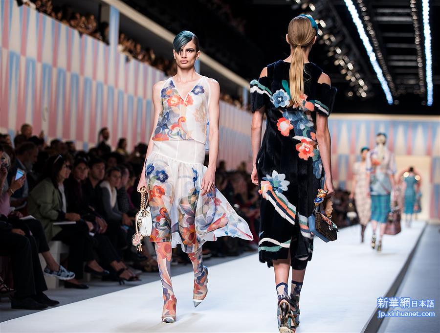 （国际）（2）米兰时装周：芬迪发布2018春夏女装新品