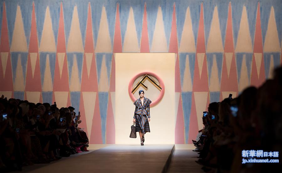 （国际）（3）米兰时装周：芬迪发布2018春夏女装新品