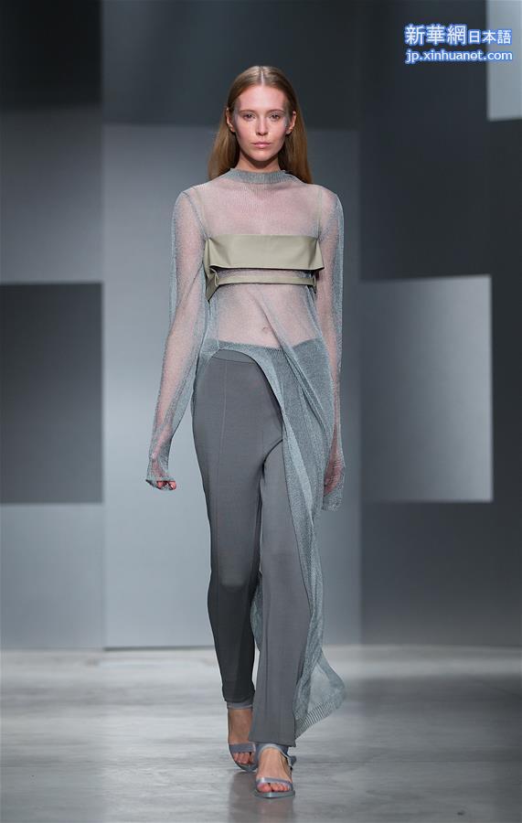 （国际）（4）米兰时装周：中国设计师品牌RICOSTRU发布2018春夏女装新品